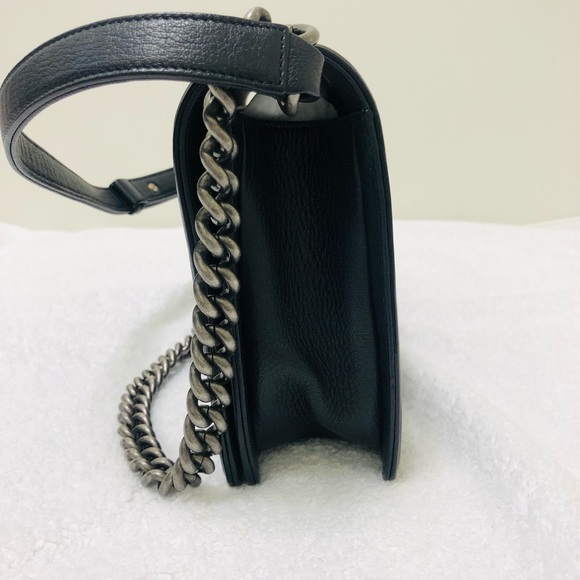 100% Authetic Boy Chanel Handbag Medium - Color : : Navy - Picture 6 of 16